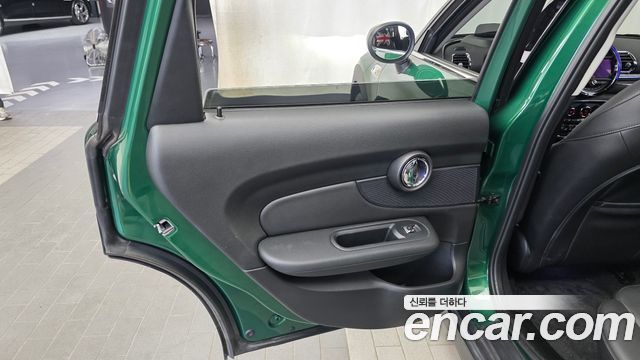 MINI Cooper S Clubman Standard 2nd 2020 — фото 25