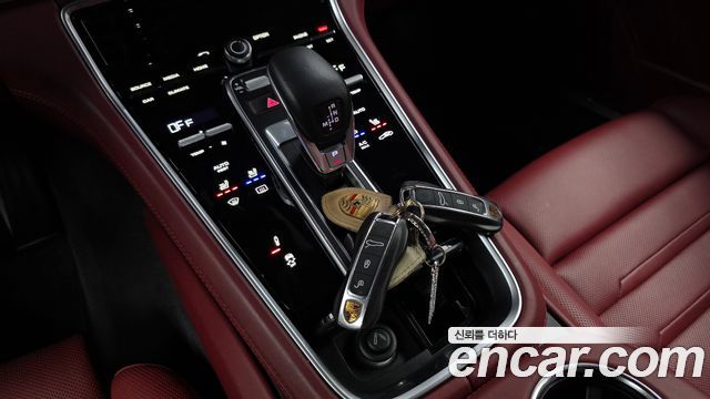 Porsche Panamera (971) 3.0 AWD 2018 — фото 9