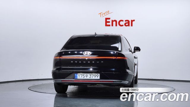 Hyundai Grandeur (GN7) 2,5 Gasoline 2WD Premium 2023 — фото 4