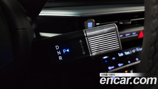 Hyundai Grandeur (GN7) 2,5 Gasoline 2WD Premium 2023 — фото 9
