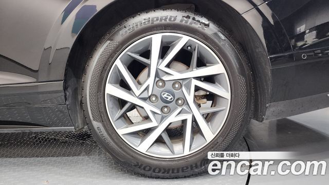 Hyundai Grandeur (GN7) 2,5 Gasoline 2WD Premium 2023 — фото 27