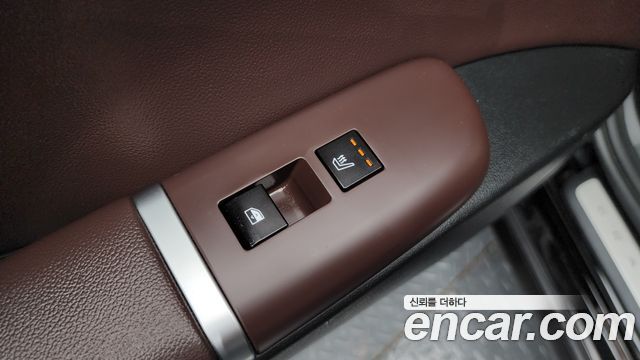 Hyundai Grandeur (GN7) 2,5 Gasoline 2WD Premium 2023 — фото 34