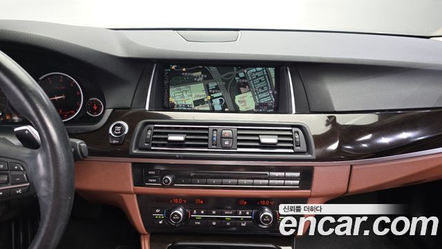 BMW 5 Series (F10) 528i M Aero Dynamic 2016 — фото 14