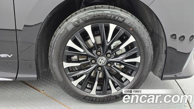 Toyota Alphard (IV) 2.5 HEV Executive AWD 2024 — фото 5