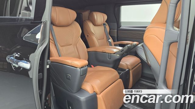 Toyota Alphard (IV) 2.5 HEV Executive AWD 2024 — фото 11