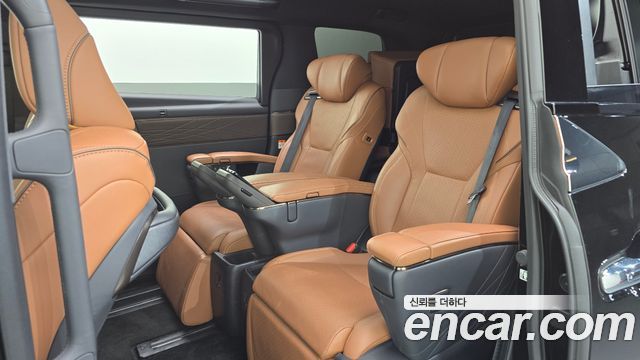 Toyota Alphard (IV) 2.5 HEV Executive AWD 2024 — фото 20