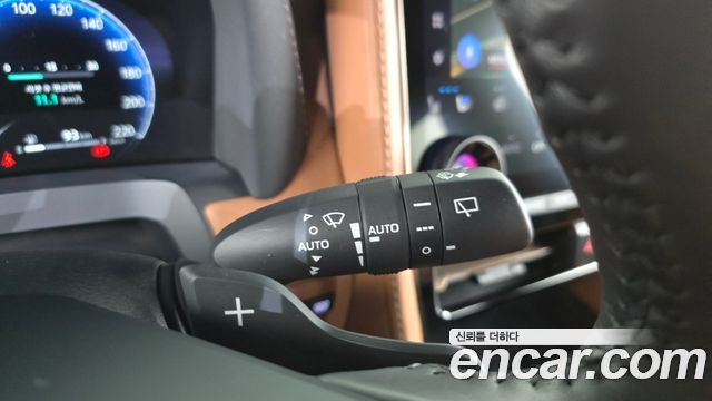 Toyota Alphard (IV) 2.5 HEV Executive AWD 2024 — фото 30