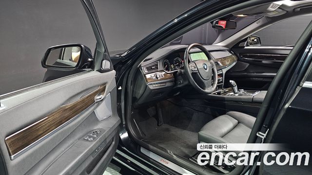 BMW 7 Series (F01) 750Li 2013 — фото 10