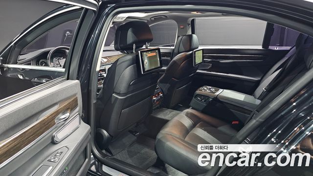 BMW 7 Series (F01) 750Li 2013 — фото 12