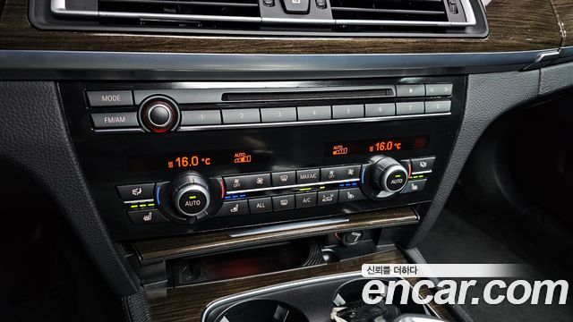 BMW 7 Series (F01) 750Li 2013 — фото 16