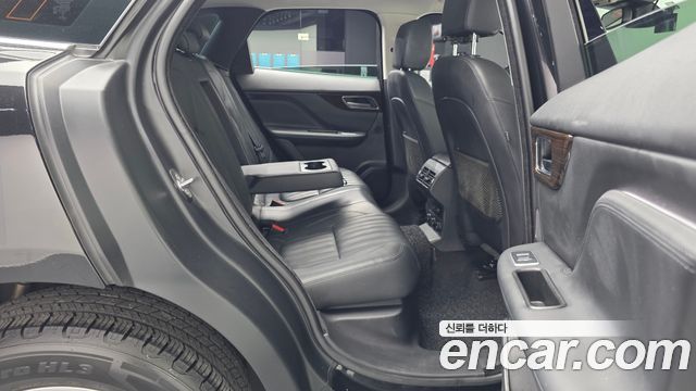Jaguar F-PACE 20d Portfolio 2018 — фото 16