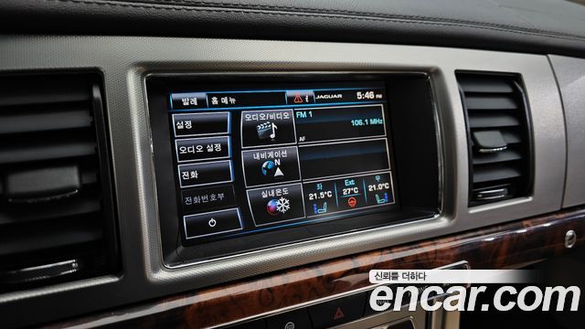 Jaguar XF 2.2D Premium X250 2015 — фото 18