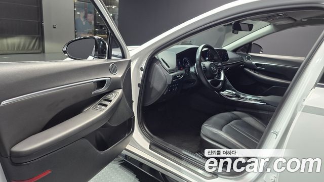Hyundai Sonata (DN8) 1.6 Turbo Premium Family 2021 — фото 10