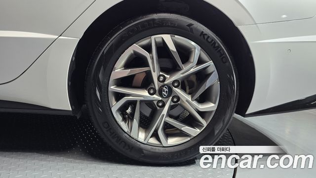 Hyundai Sonata (DN8) 1.6 Turbo Premium Family 2021 — фото 21