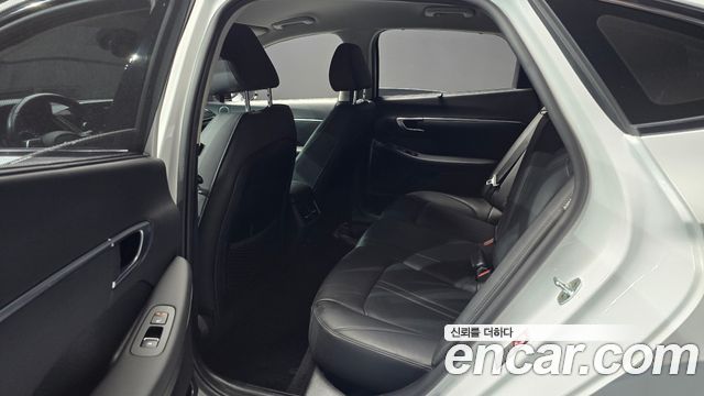 Hyundai Sonata (DN8) 1.6 Turbo Premium Family 2021 — фото 26