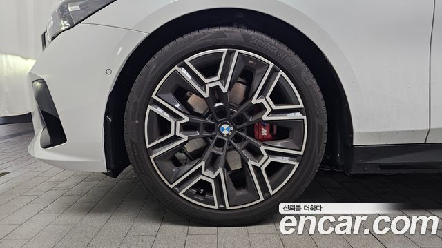 BMW 5 Series (G60) 530i xDrive M Sport Pro Special Edition 2026 — фото 5