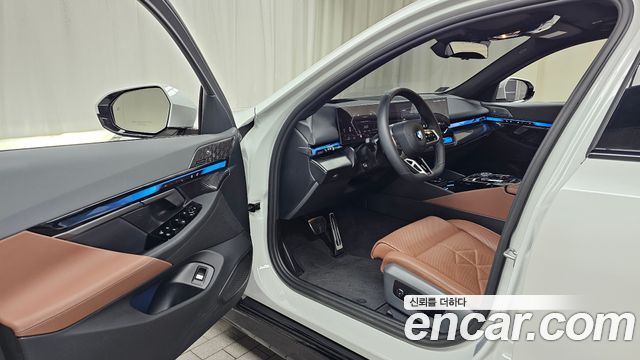 BMW 5 Series (G60) 530i xDrive M Sport Pro Special Edition 2026 — фото 10