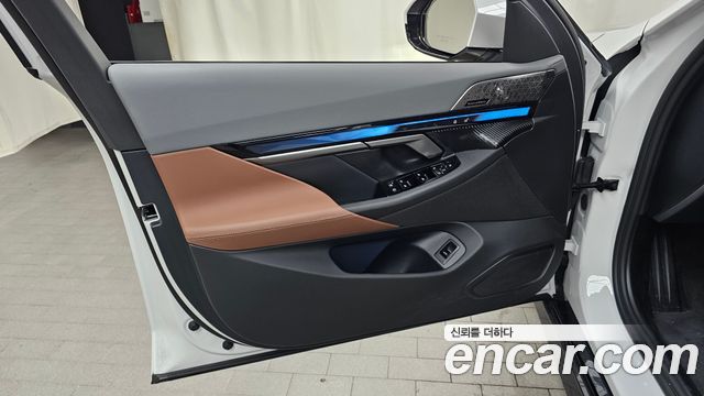 BMW 5 Series (G60) 530i xDrive M Sport Pro Special Edition 2026 — фото 24