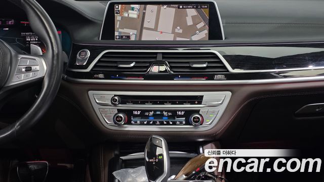 BMW 7 Series (G11) 740Li xDrive M Sport Package 2021 — фото 13