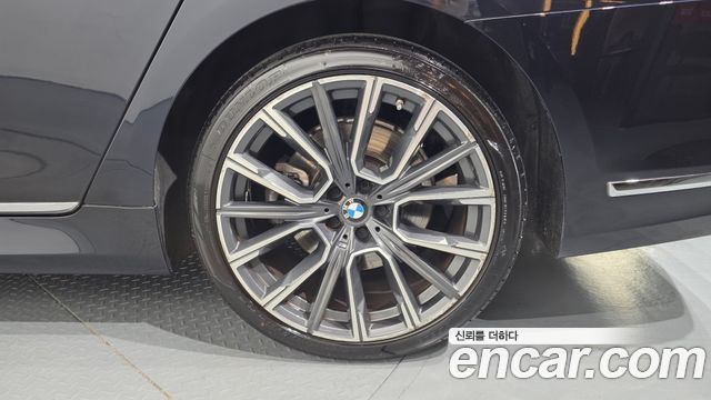 BMW 7 Series (G11) 740Li xDrive M Sport Package 2021 — фото 21