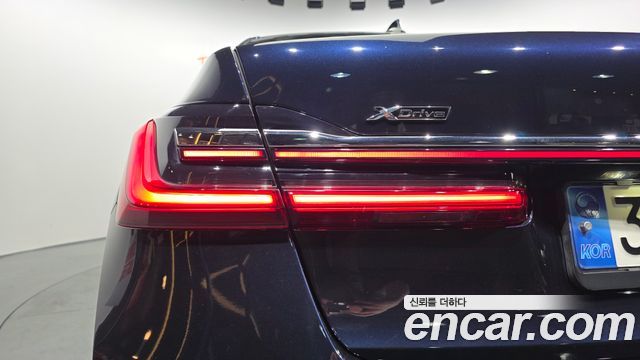BMW 7 Series (G11) 740Li xDrive M Sport Package 2021 — фото 23