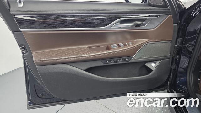 BMW 7 Series (G11) 740Li xDrive M Sport Package 2021 — фото 24
