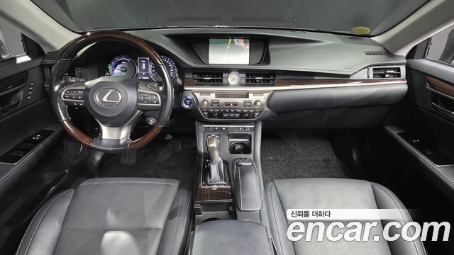 Lexus ES300h Supreme XV60 2017 — фото 7