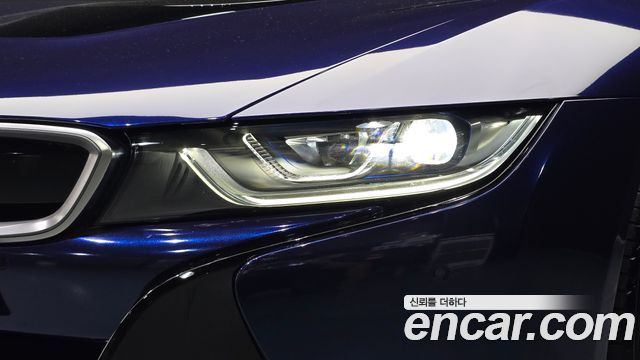 BMW i8 Roadster 2019 — фото 22