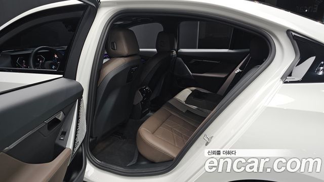 BMW 5 Series (G60) 523d xDrive M Sport 2025 — фото 12