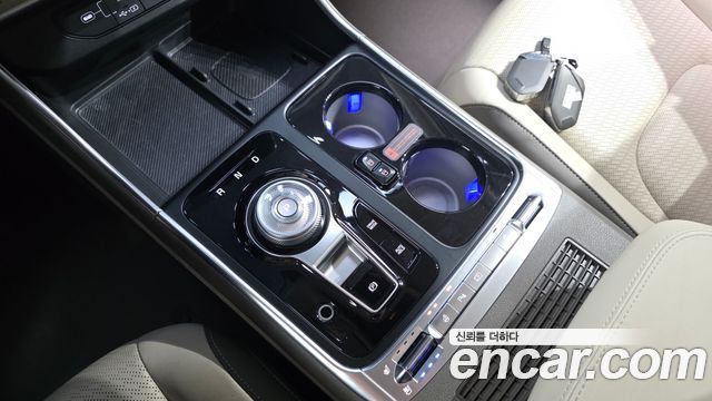 Kia Carnival (IV) HEV 4-Seater Hi Limousine Signature 2025 — фото 9