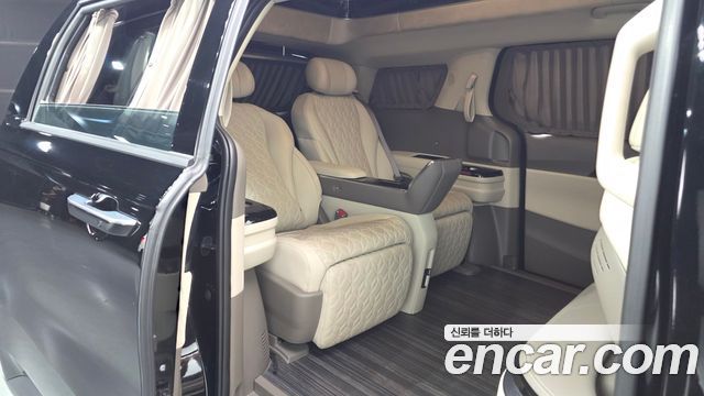 Kia Carnival (IV) HEV 4-Seater Hi Limousine Signature 2025 — фото 11