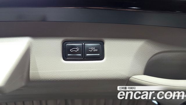 Kia Carnival (IV) HEV 4-Seater Hi Limousine Signature 2025 — фото 16