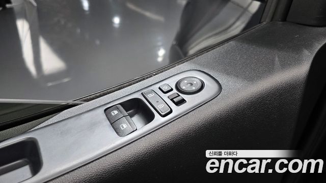 Hyundai Staria L3.5 Cargo 5-Seater Modern 2023 — фото 29