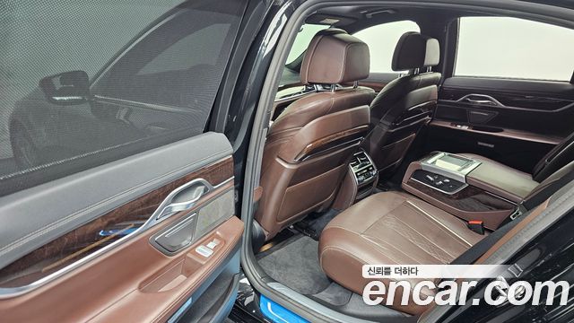 BMW 7 Series (G11) 730d xDrive 2016 — фото 11