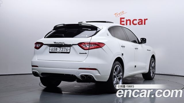Maserati Levante 3.0 AWD Sport 2017 — фото 2