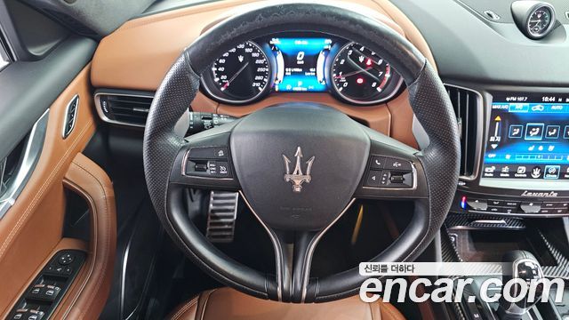 Maserati Levante 3.0 AWD Sport 2017 — фото 13