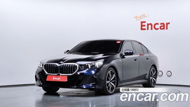 BMW 5 Series (G60) 530i xDrive M Sport 2025 — фото 1