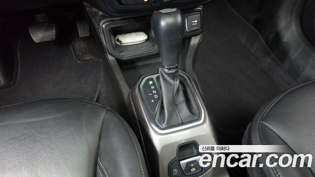 Jeep Renegade 1.6 Diesel Limited 2020 — фото 9