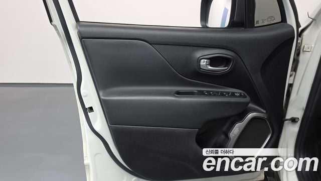 Jeep Renegade 1.6 Diesel Limited 2020 — фото 24