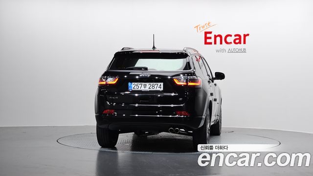 Jeep Compass (II) S 2.4 AWD 2022 — фото 4