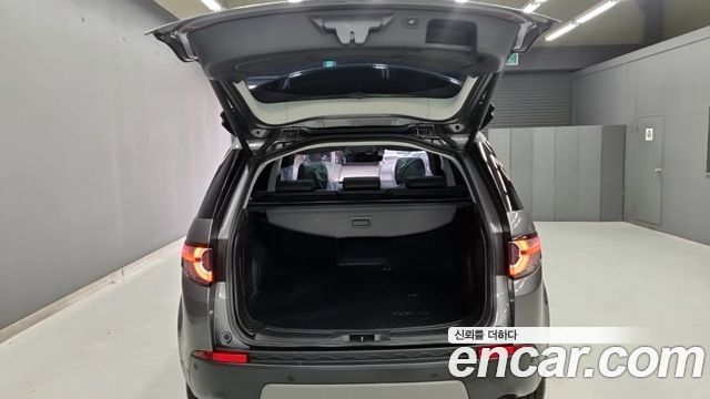 Land Rover Discovery Sport 2.0 TD4 SE 2017 — фото 20