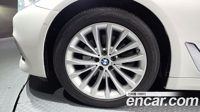 BMW 5 Series (G30) 520d Luxury Special Edition 2018 — фото 5