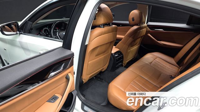 BMW 5 Series (G30) 520d Luxury Special Edition 2018 — фото 16