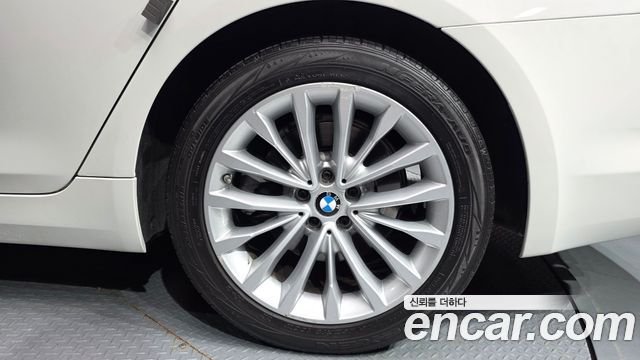 BMW 5 Series (G30) 520d Luxury Special Edition 2018 — фото 27