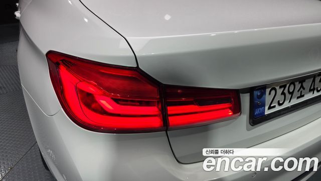 BMW 5 Series (G30) 520d Luxury Special Edition 2018 — фото 29