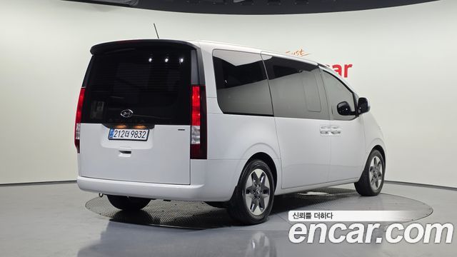 Hyundai Staria 4WD Tourer 9-Seater Modern 2022 — фото 2