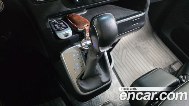 Hyundai Staria 4WD Tourer 9-Seater Modern 2022 — фото 9
