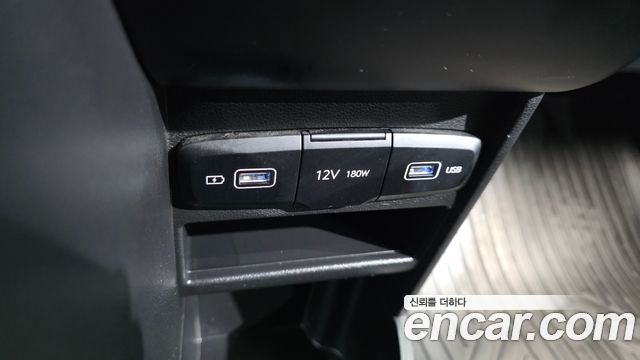 Hyundai Staria 4WD Tourer 9-Seater Modern 2022 — фото 15