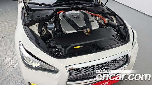 Infiniti Q50 3.5 Hybrid Essence 2016 — фото 6