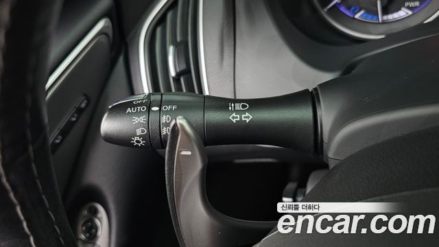 Infiniti Q50 3.5 Hybrid Essence 2016 — фото 35